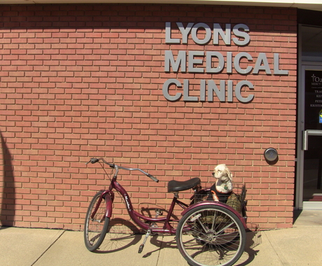 Front of Lyons Medical Clinic building