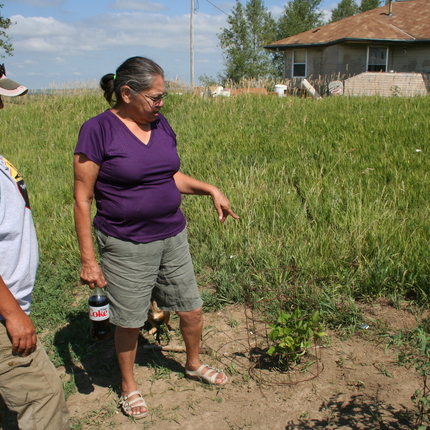 Dos mujeres, en, jardín