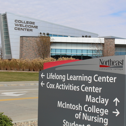 Letrero de entrada del Northeast Community College