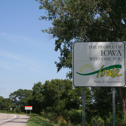 Letrero de bienvenida a Iowa