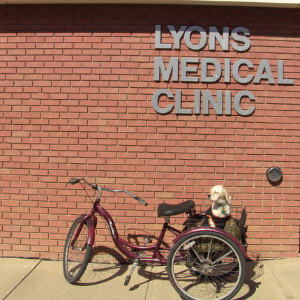 Front of Lyons Medical Clinic building